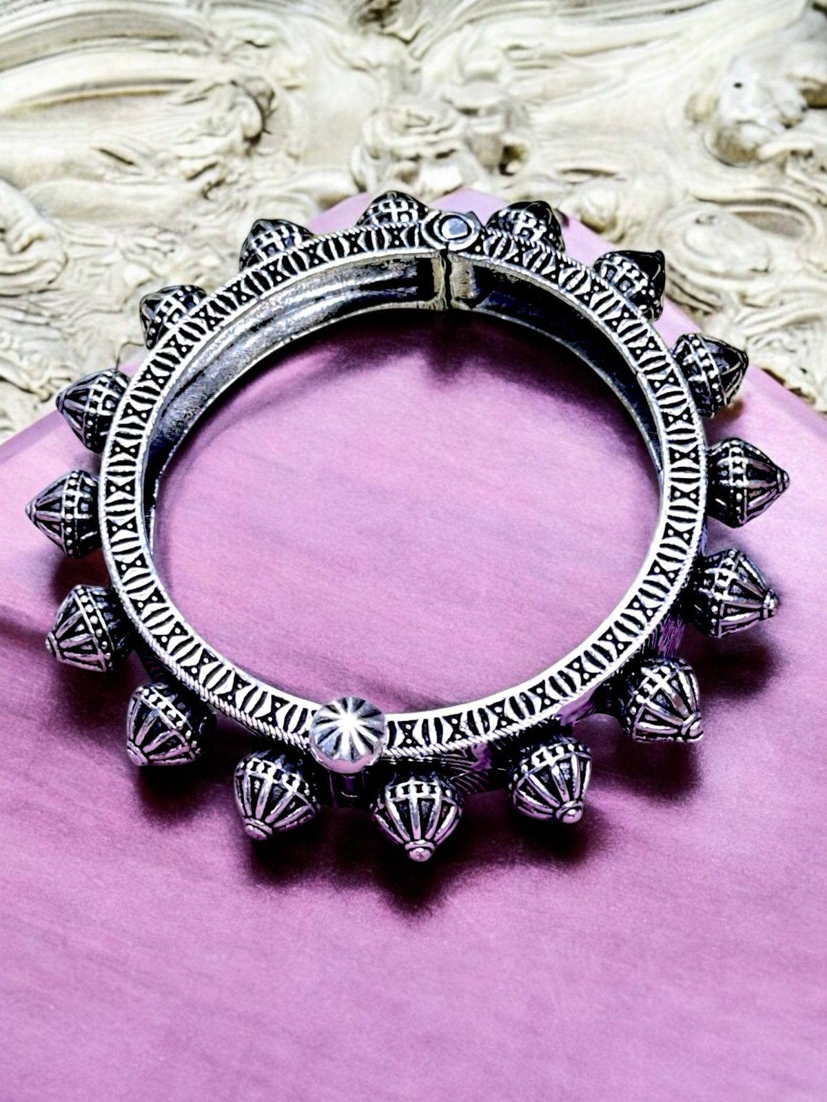 Antique Finish Oxidised Brass Kada – Handcrafted Traditional Cuff Bracelet