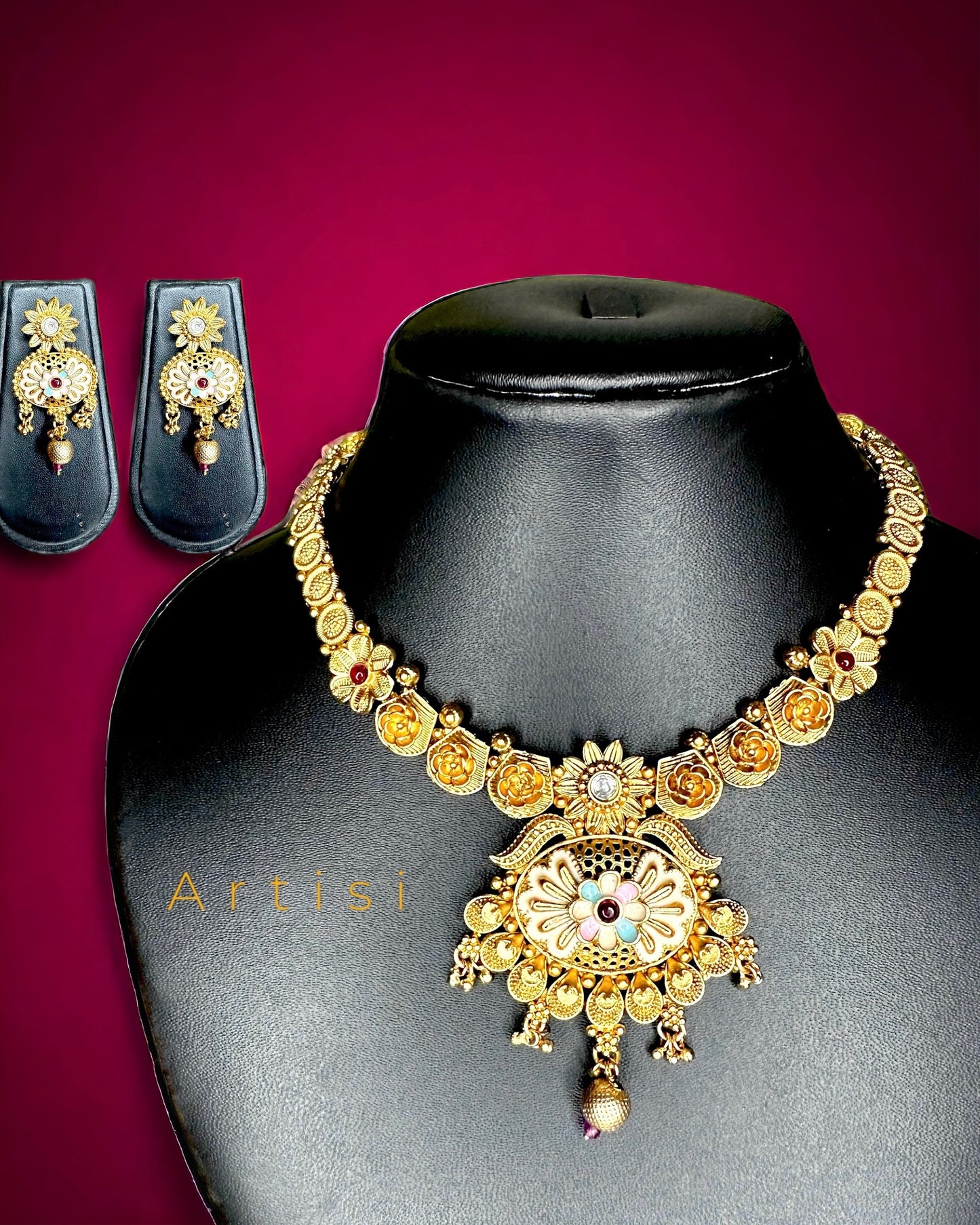 Gold Plated Rose Flower Design Necklace Set Made of Brass