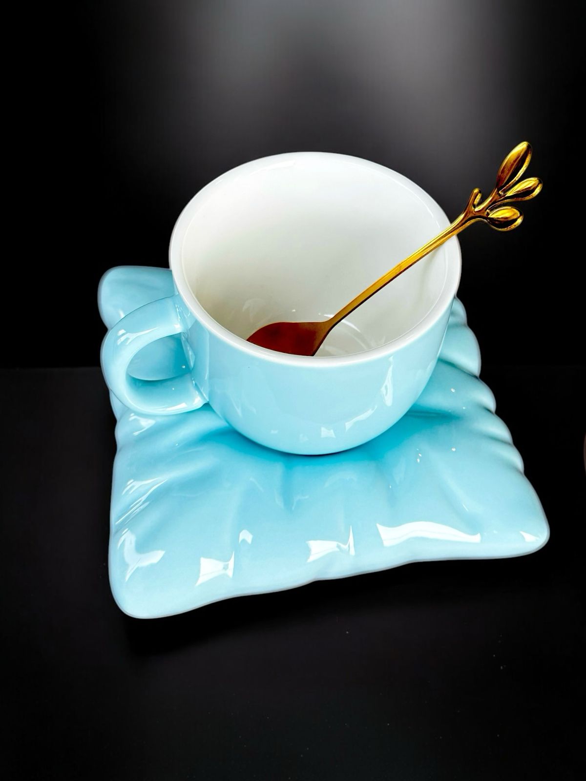 Tea-Time Elegance: Mug, Saucer & Spoon Set
