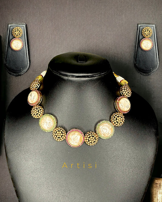 Gold Plated Mother of Pearl Necklace Set Made of Brass