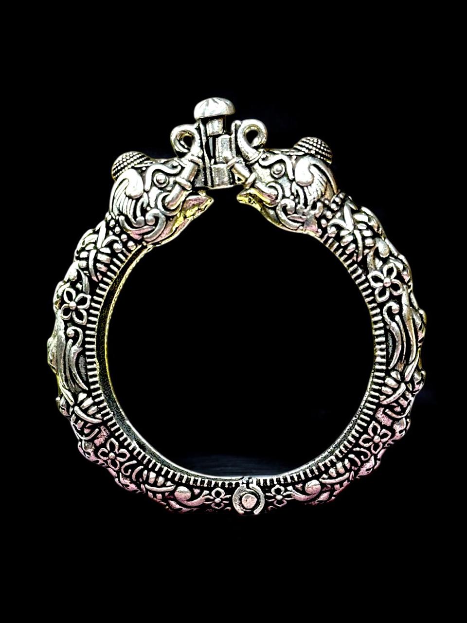 Antique Finish Oxidised Brass Kada – Handcrafted Traditional Cuff Bracelet