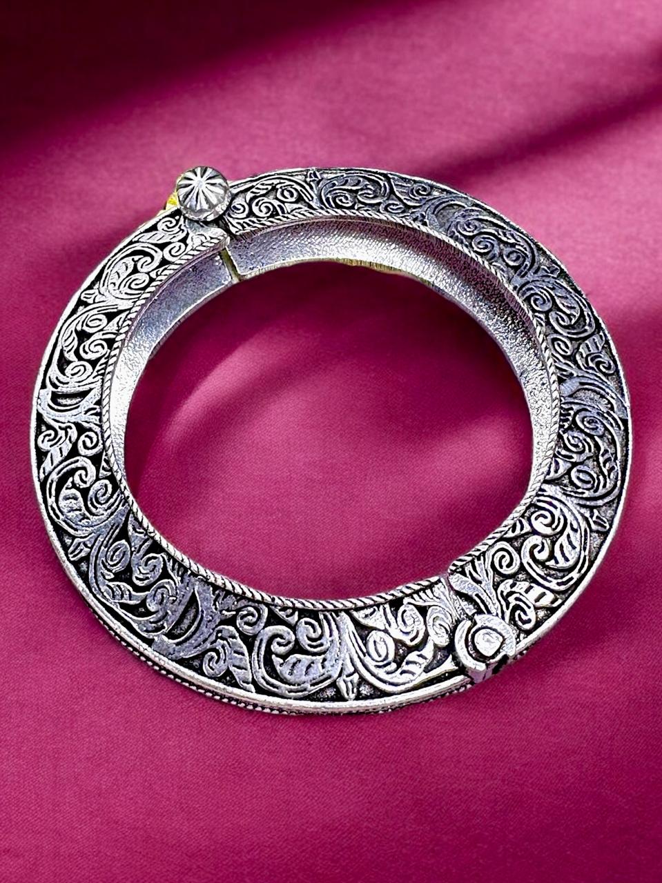 Antique Finish Oxidised Brass Kada – Handcrafted Traditional Cuff Bracelet