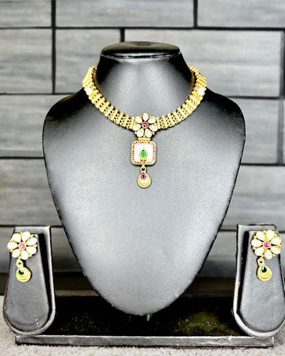 Gold Plated Mother of Pearl Necklace Set Made of Brass