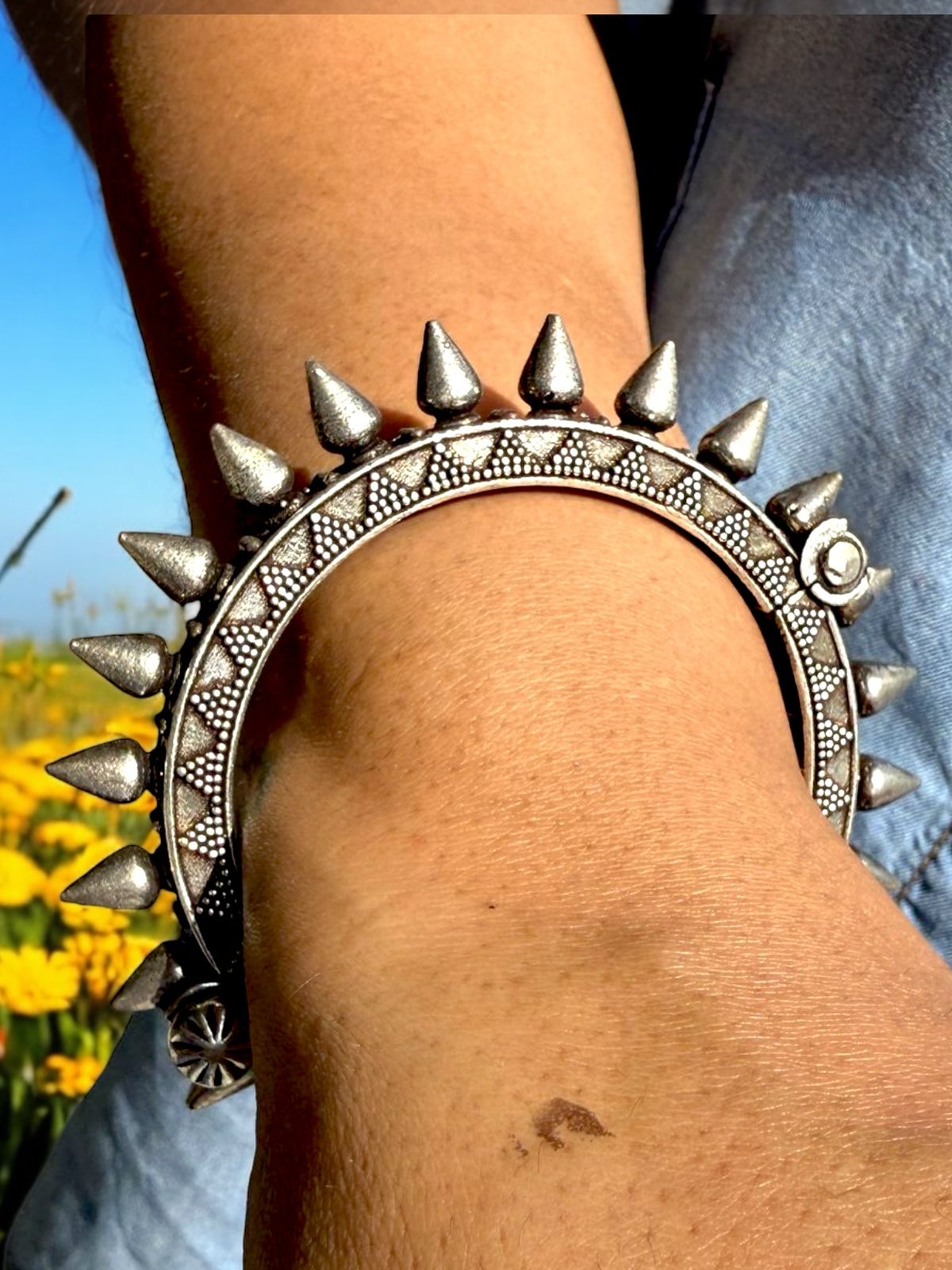 Antique Finish Oxidised Brass Kada – Handcrafted Traditional Cuff Bracelet