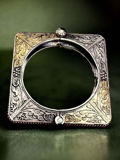 Antique Finish Oxidised Brass Kada – Handcrafted Traditional Cuff Bracelet